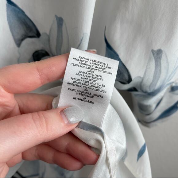 Go By GoSilk Minimalist Floral Short Sleeve Silk Blouse - Picture 9 of 10